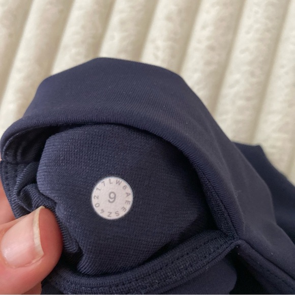 Lululemon Lean In Crop (17") Full-On Luxtreme Leggings Navy Blue Women's Size 6 - Picture 6 of 10